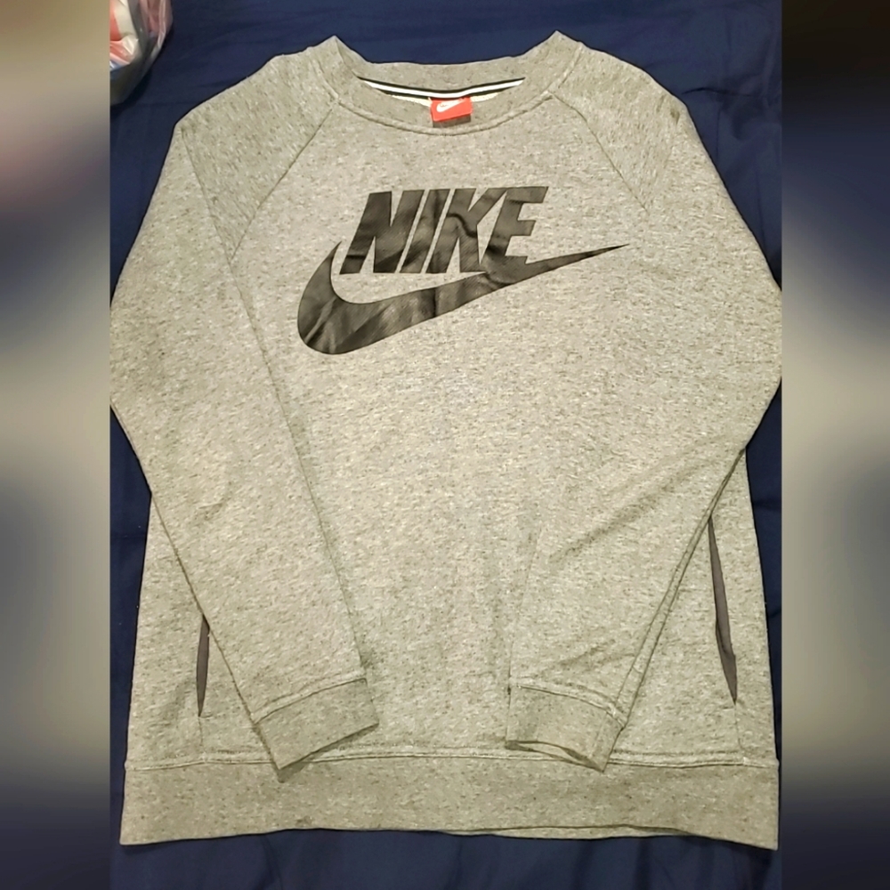 Women's Nike crew sweater